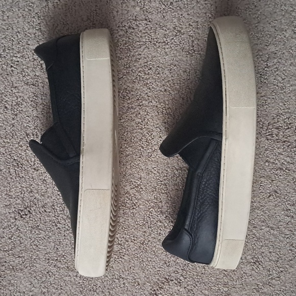 UGG Jass Slip On Sneaks - Picture 3 of 12